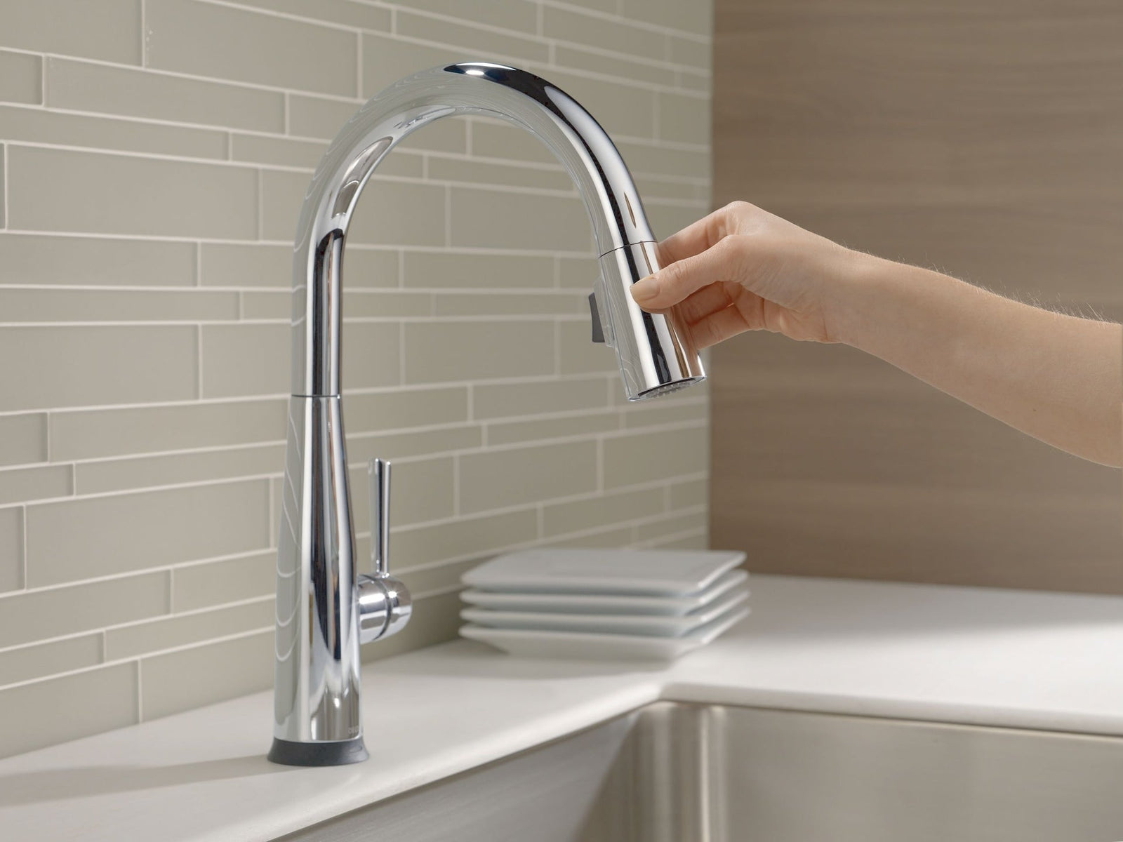 Delta 1-Handle Pull-Down Kitchen Faucet with Touch, Chrome